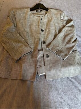 Ann Taylor Collarless Gray Textured Button Blazer with Matching Slacks (suit)